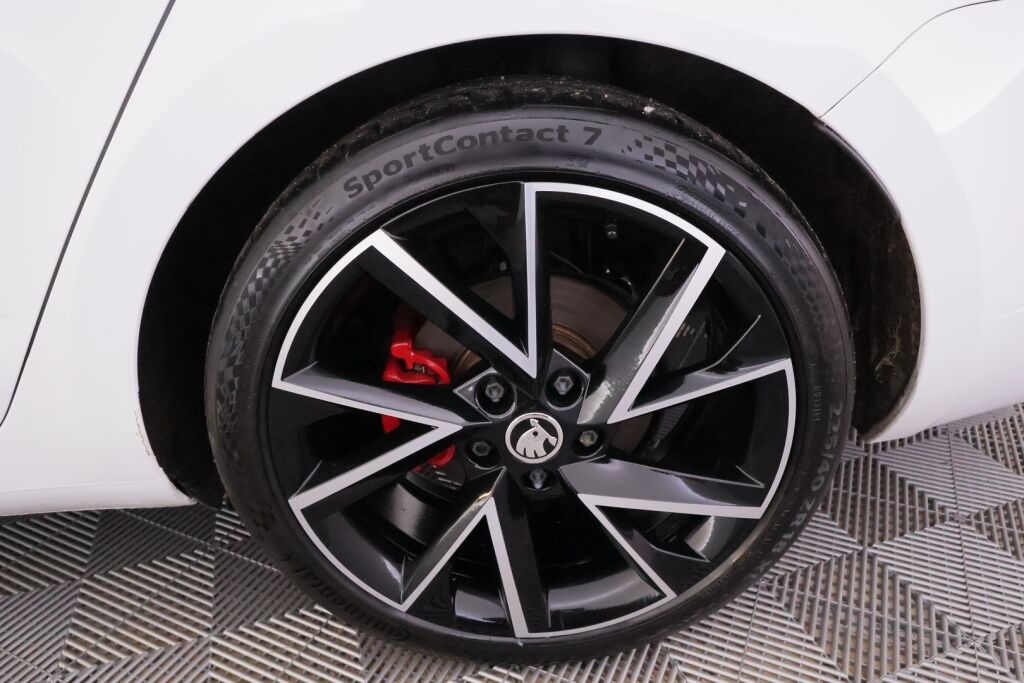 Skoda Octavia 2020 Valkoinen