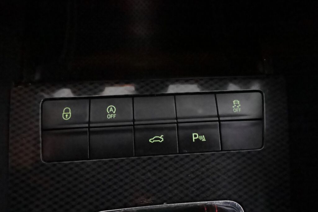 Skoda Octavia 2020 Valkoinen