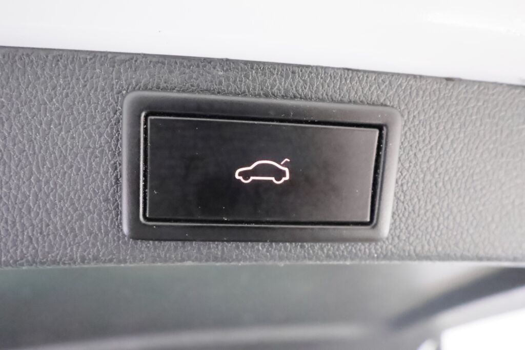 Skoda Octavia 2020 Valkoinen