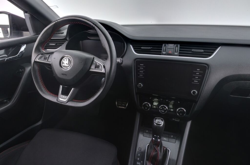 Skoda Octavia 2020 Valkoinen