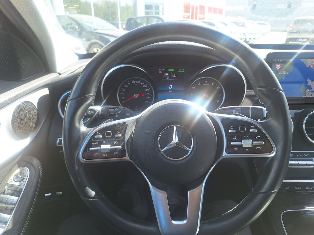 Mercedes-Benz C 2021 Musta
