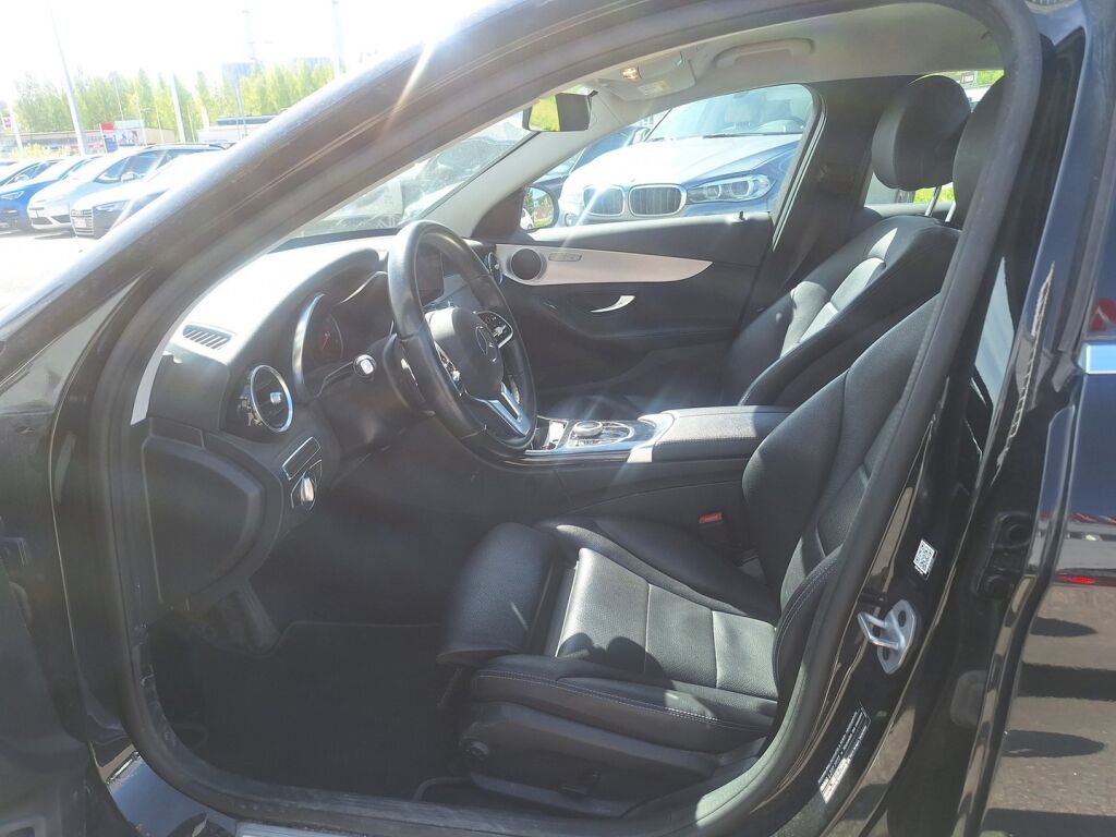 Mercedes-Benz C 2021 Musta