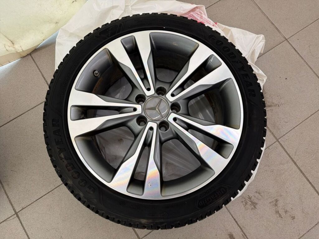 Mercedes-Benz C 2021 Musta