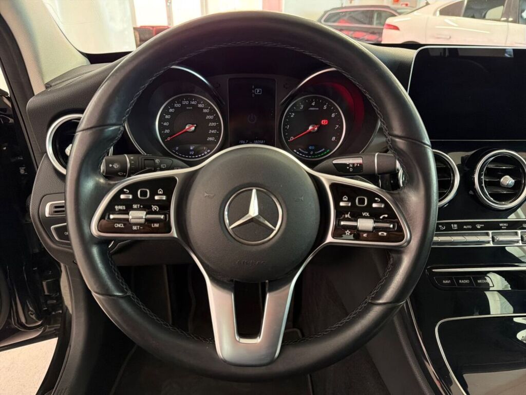 Mercedes-Benz C 2021 Musta