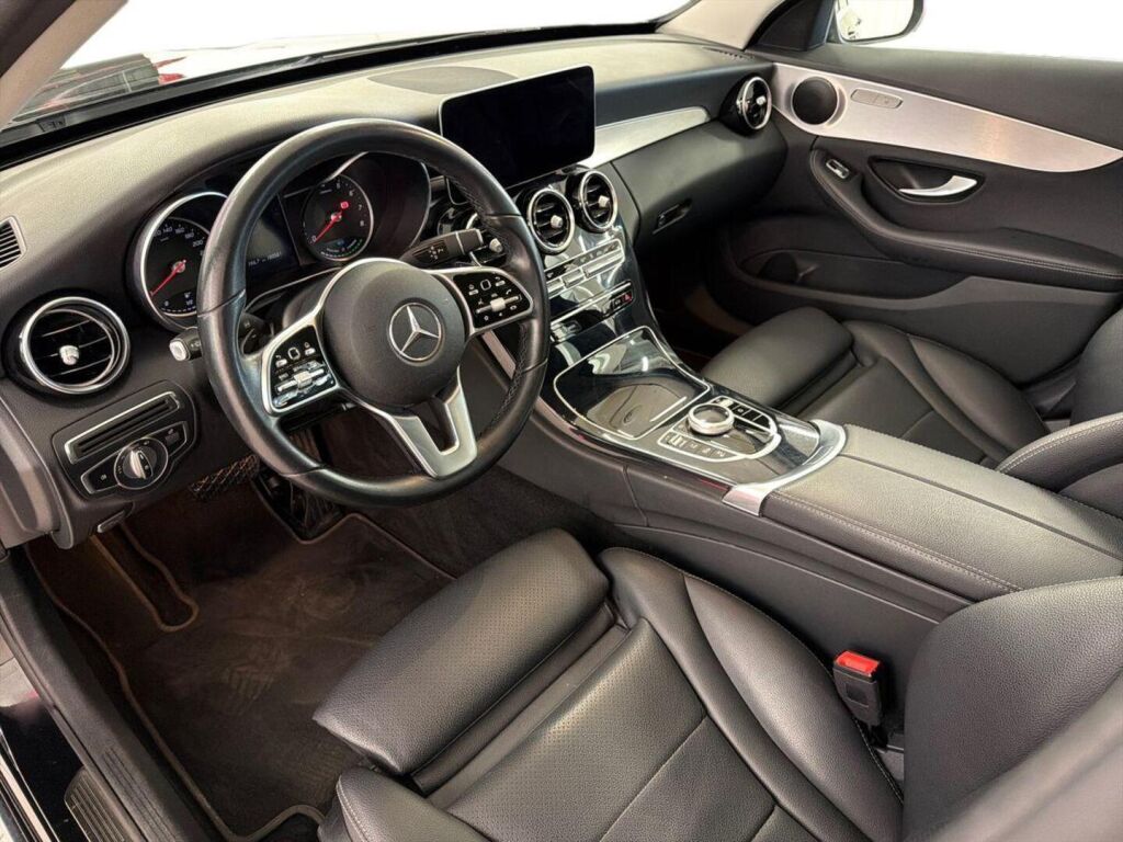 Mercedes-Benz C 2021 Musta