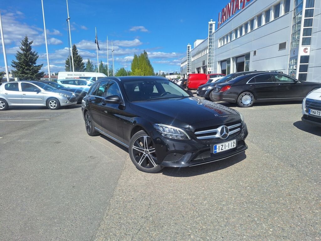 Mercedes-Benz C 2021 Musta