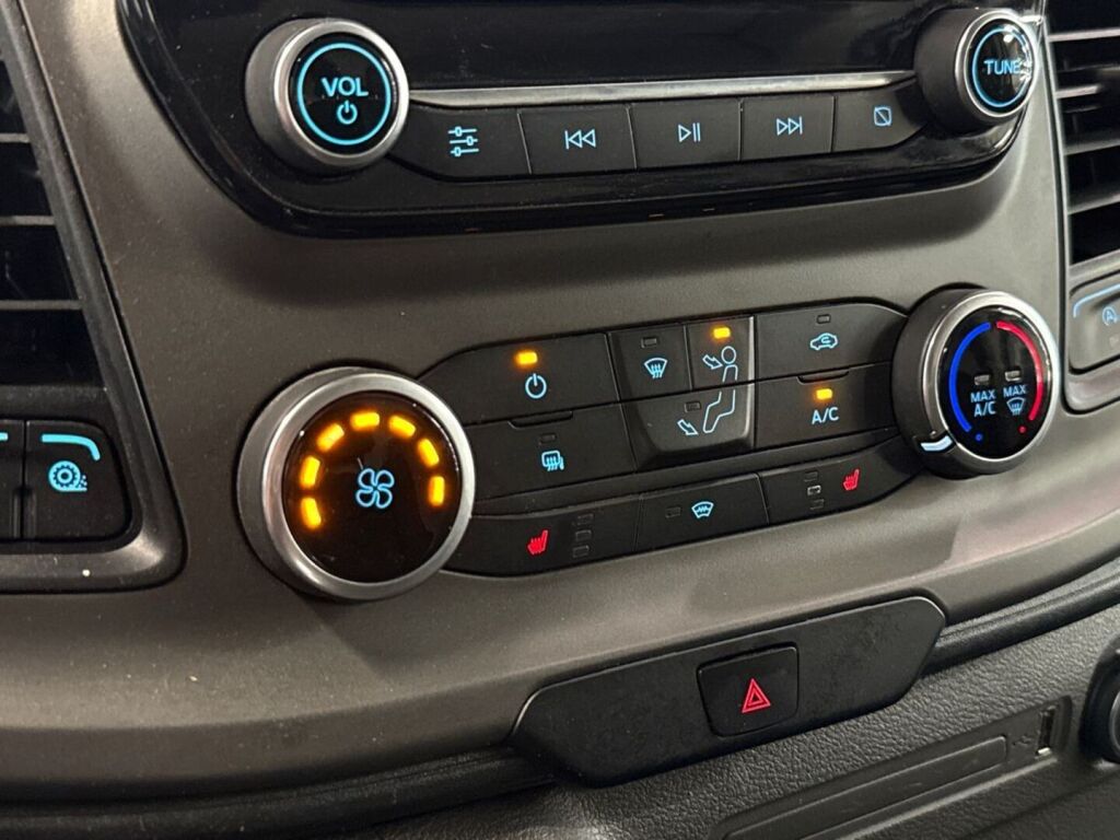 Ford Transit 2021 Valkoinen