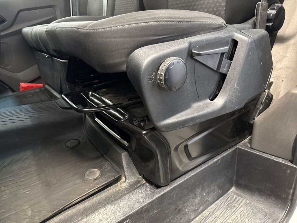 Ford Transit 2021 Valkoinen