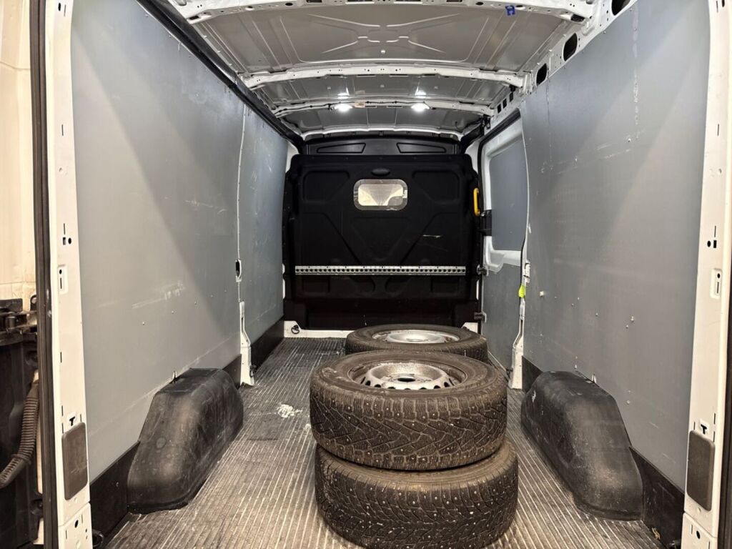 Ford Transit 2021 Valkoinen