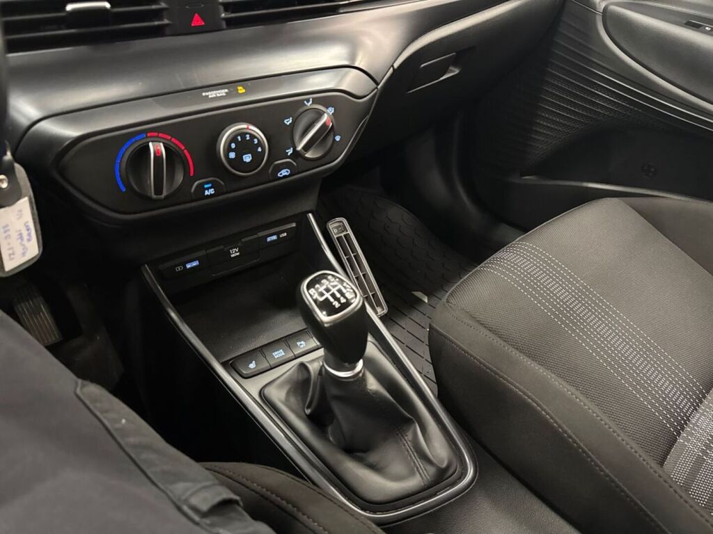 Hyundai Bayon 2023 Valkoinen
