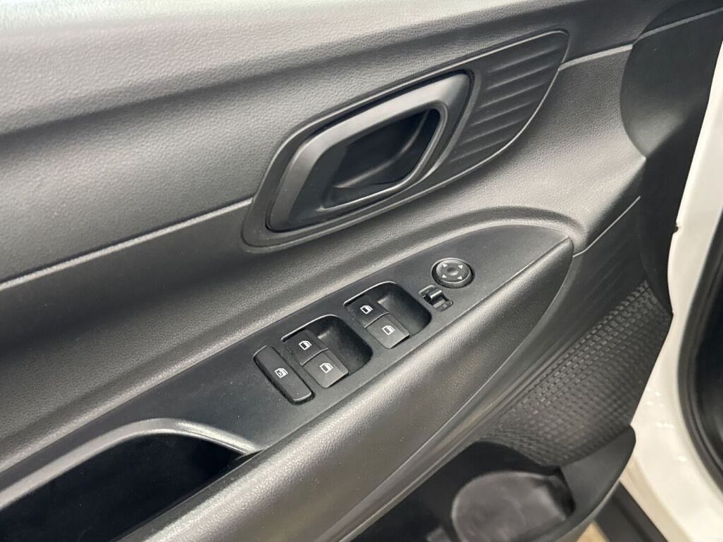 Hyundai Bayon 2023 Valkoinen
