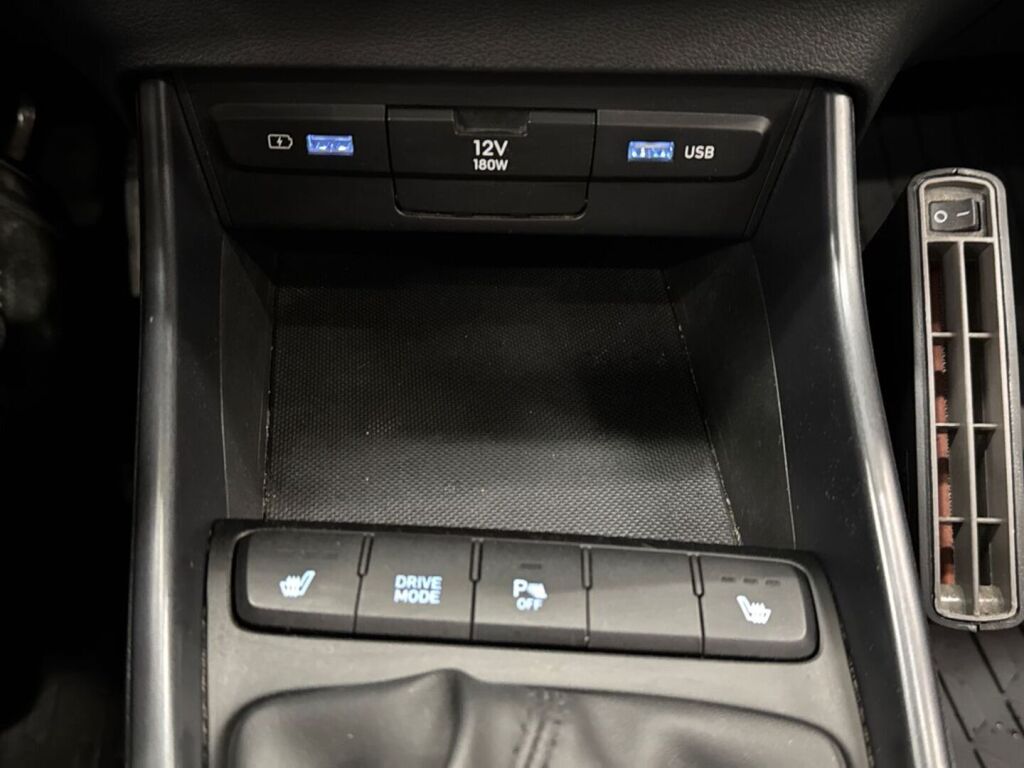 Hyundai Bayon 2023 Valkoinen
