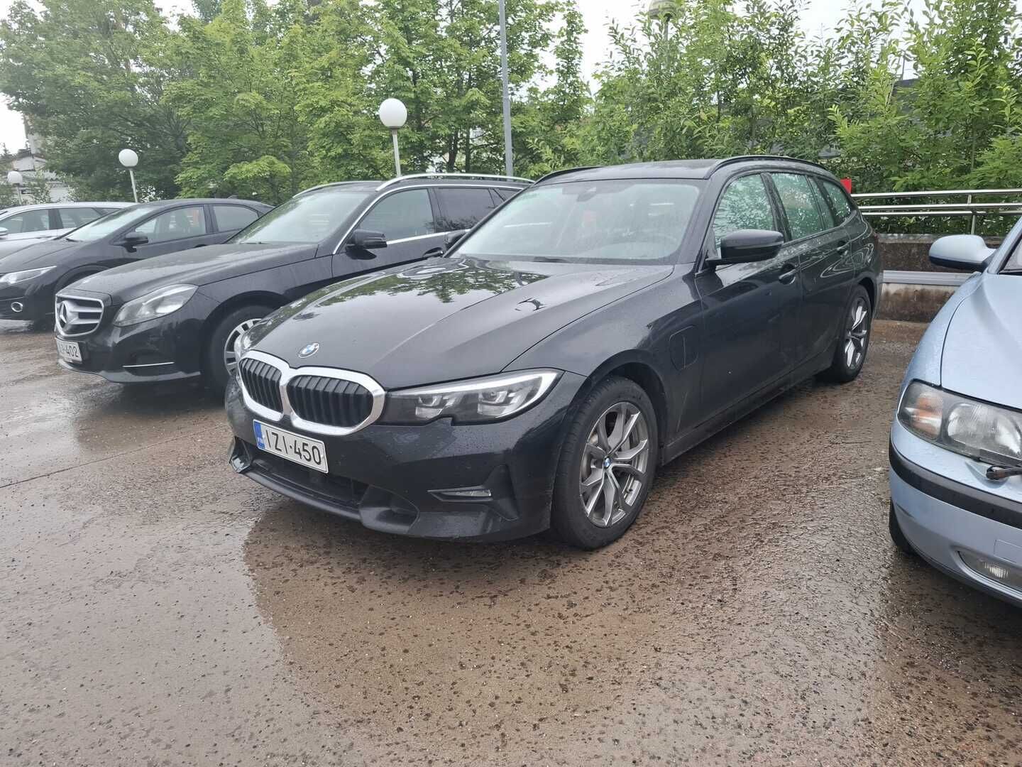 BMW 330