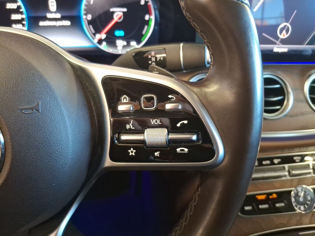 Mercedes-Benz E 2019 Valkoinen