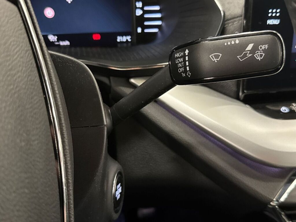 Skoda Octavia 2021 Sininen