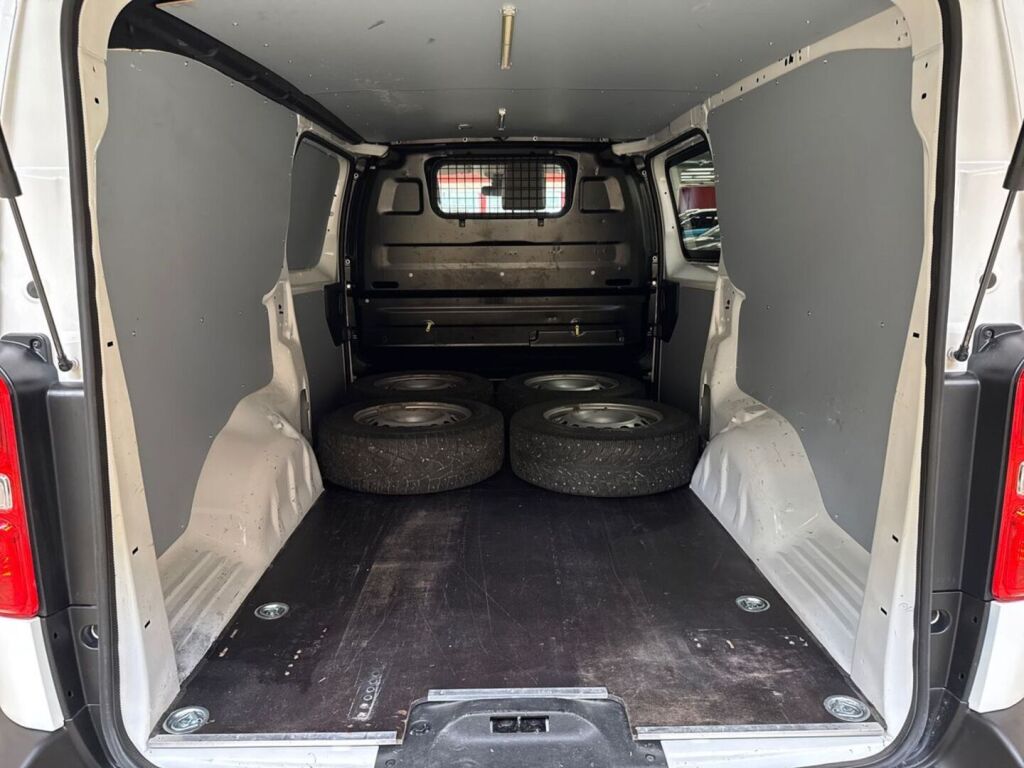 Toyota Proace 2021 Valkoinen