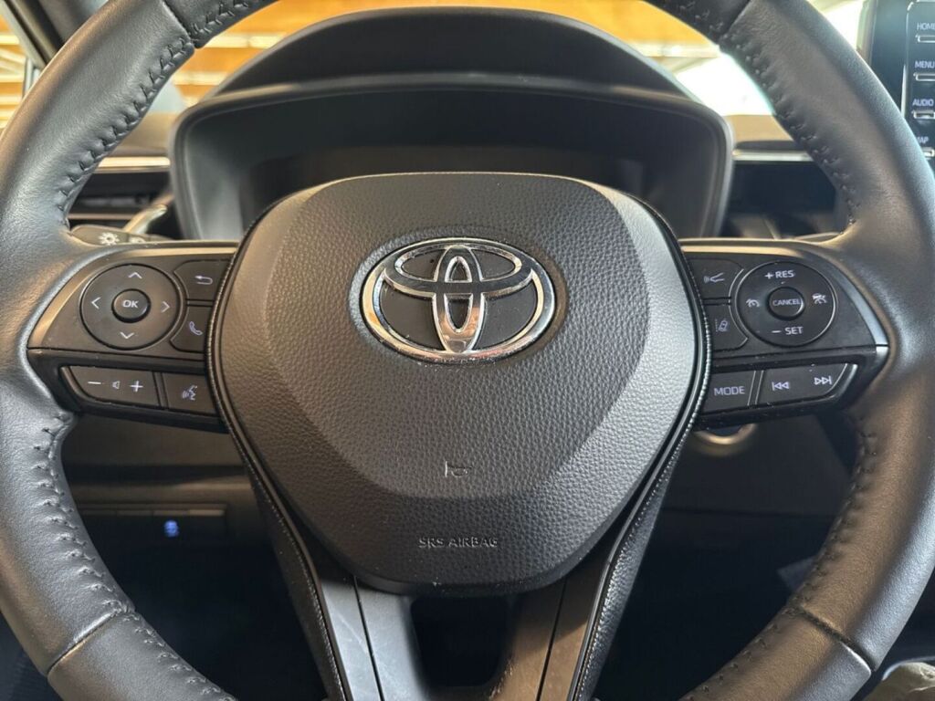 Toyota Corolla 2021 Metallinhohto Hopea