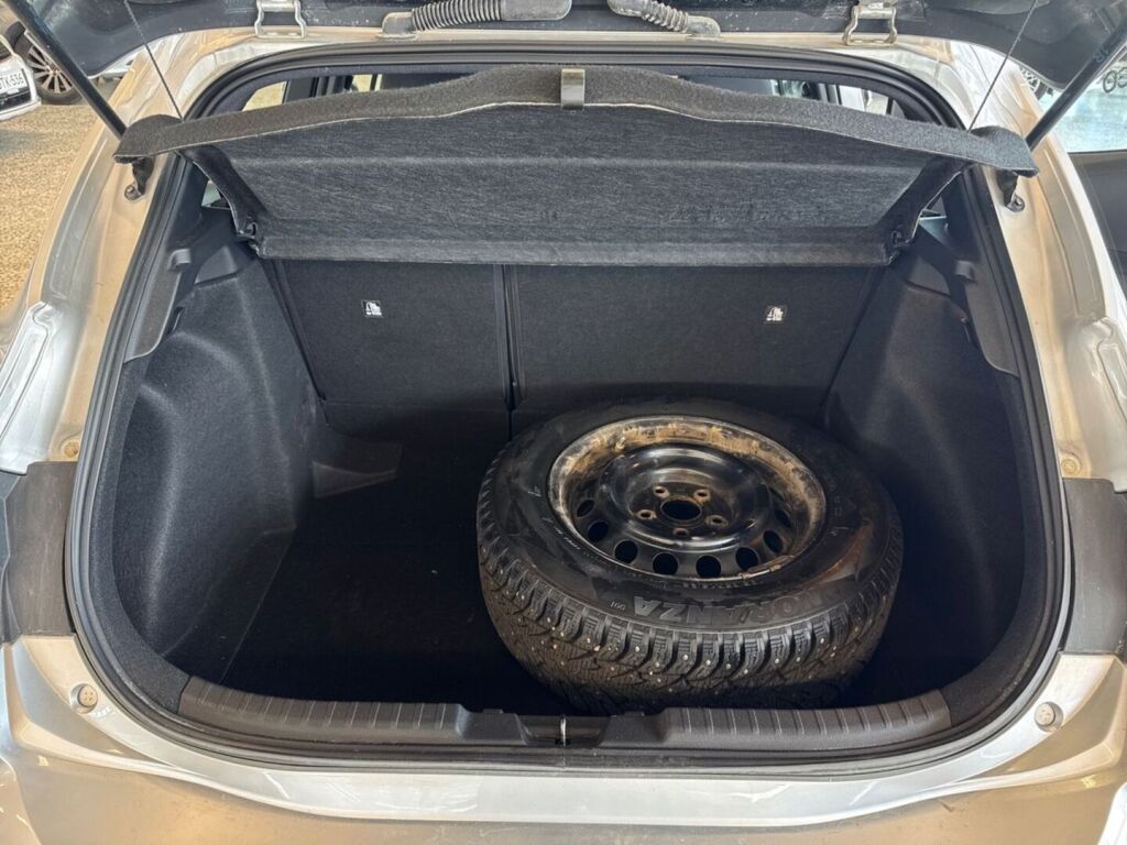 Toyota Corolla 2021 Metallinhohto Hopea