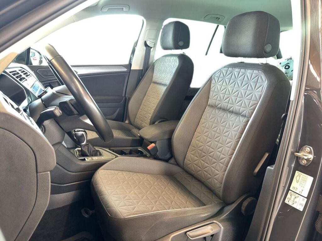 Volkswagen Tiguan 2021 Metallinhohto Harmaa