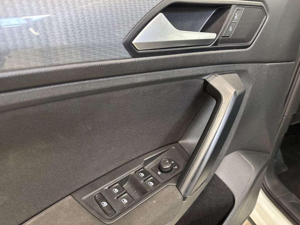Volkswagen Tiguan 2021 Valkoinen