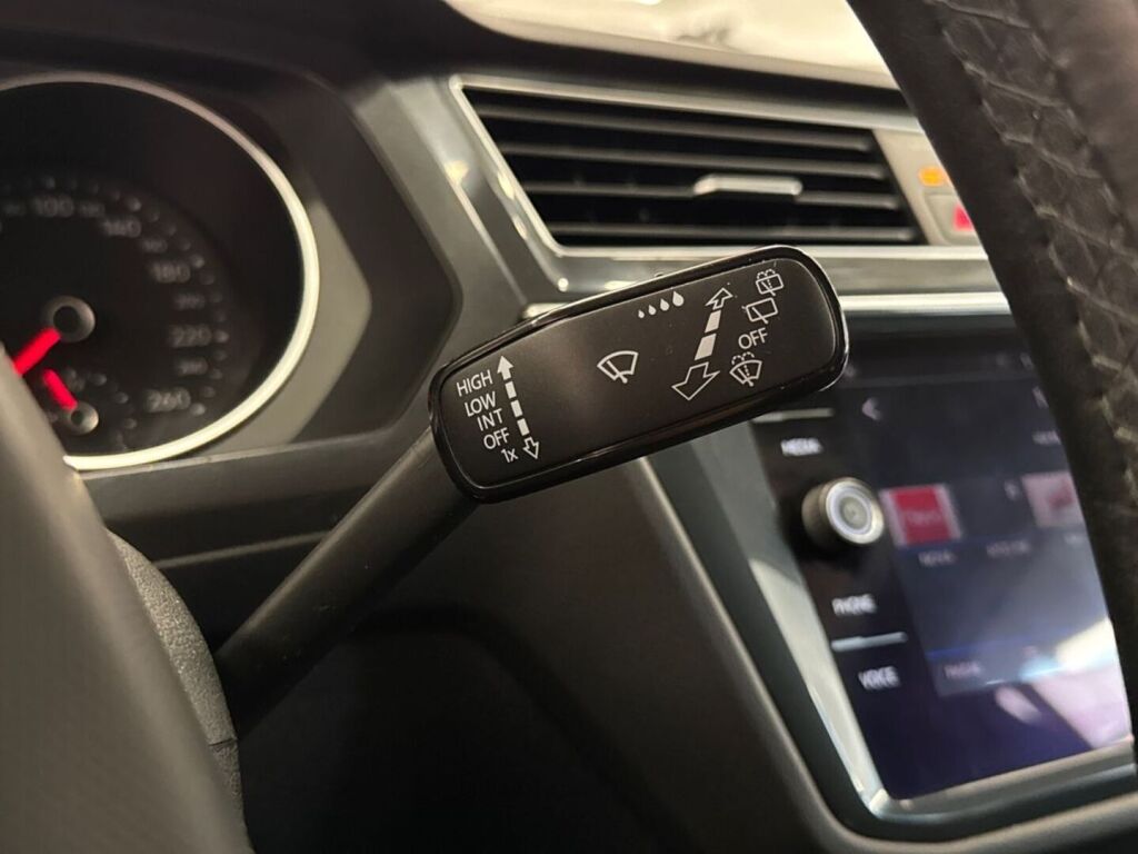 Volkswagen Tiguan 2021 Valkoinen