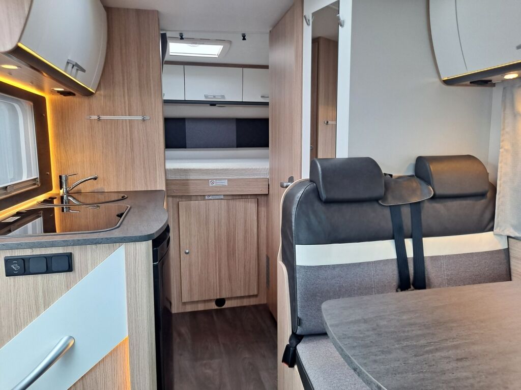 Sunlight A 60 2021 Valkoinen