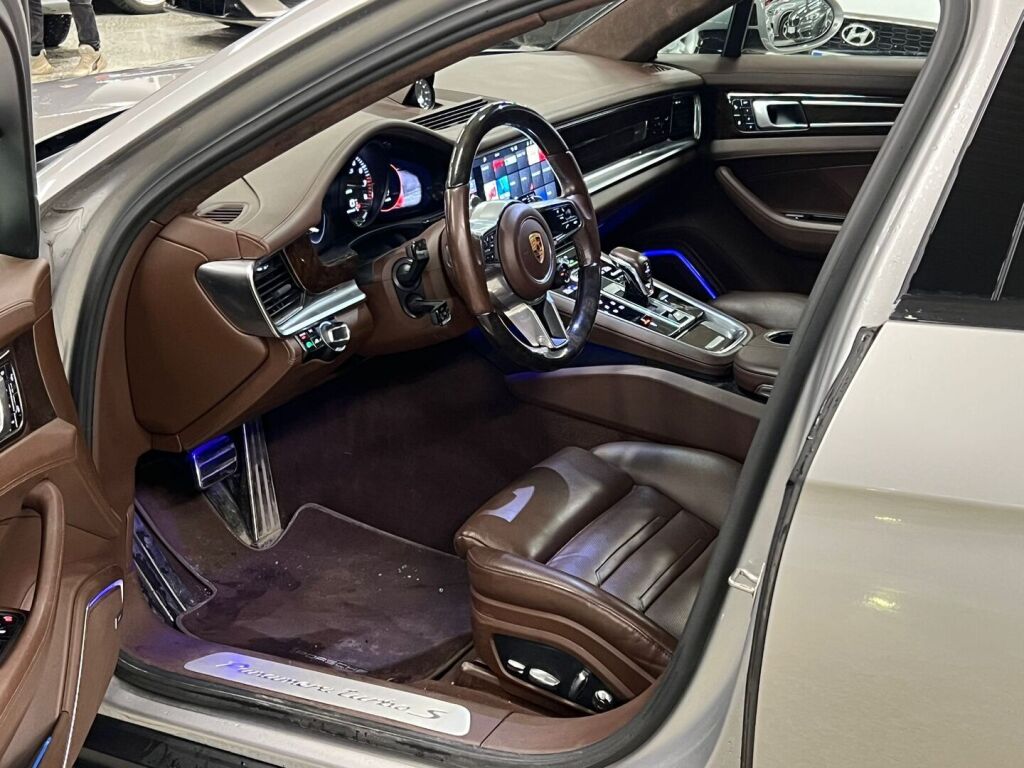 Porsche Panamera 2018 Harmaa