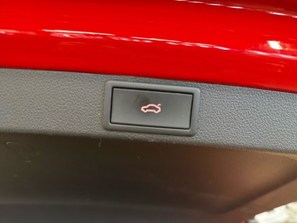 Skoda Octavia 2021 Punainen