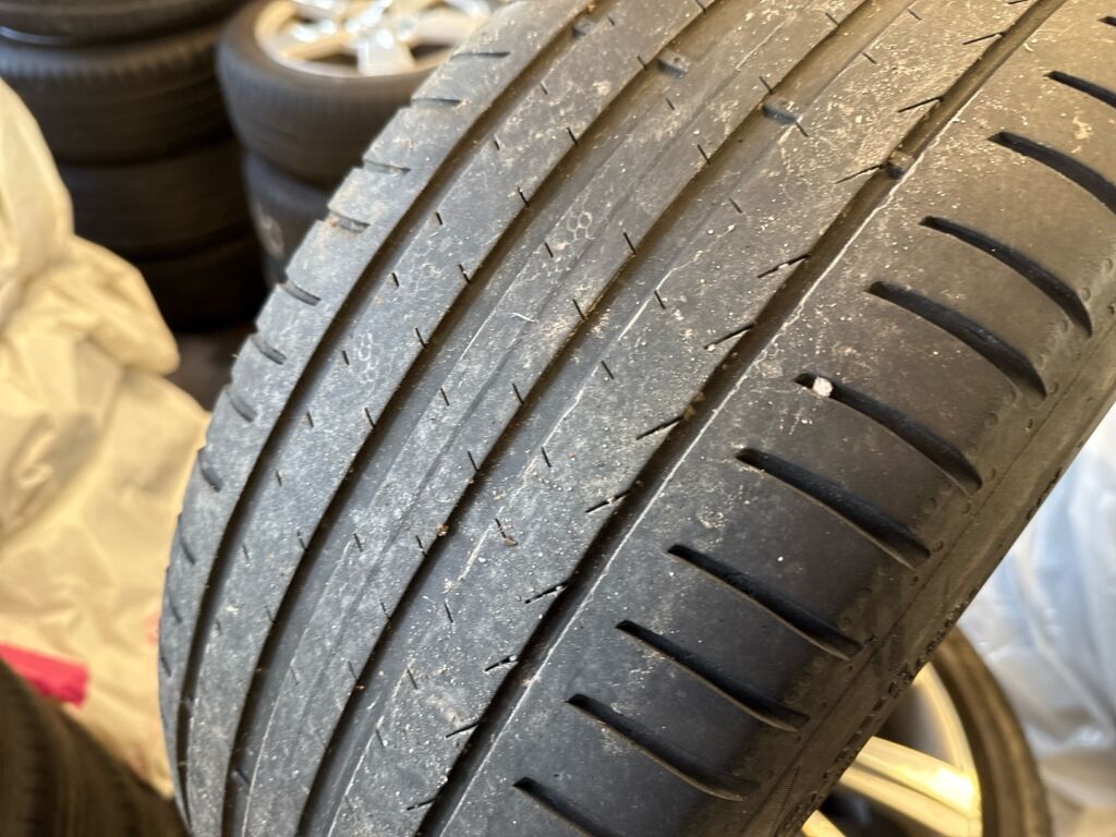 Skoda Octavia 2021 Punainen