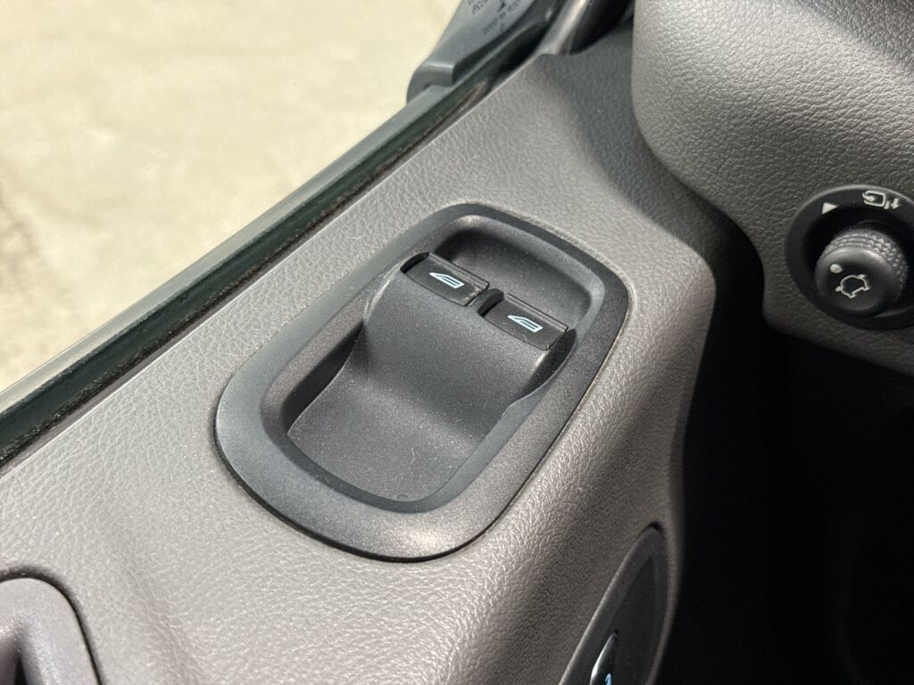 Ford Transit 2021 Valkoinen