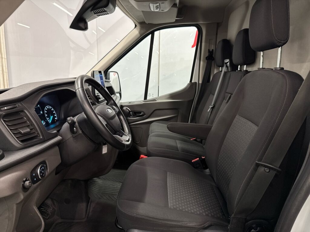 Ford Transit 2021 Valkoinen