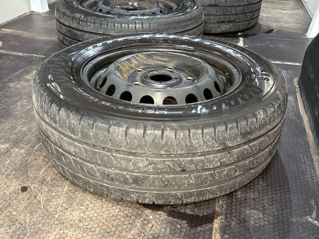 Ford Transit 2021 Valkoinen