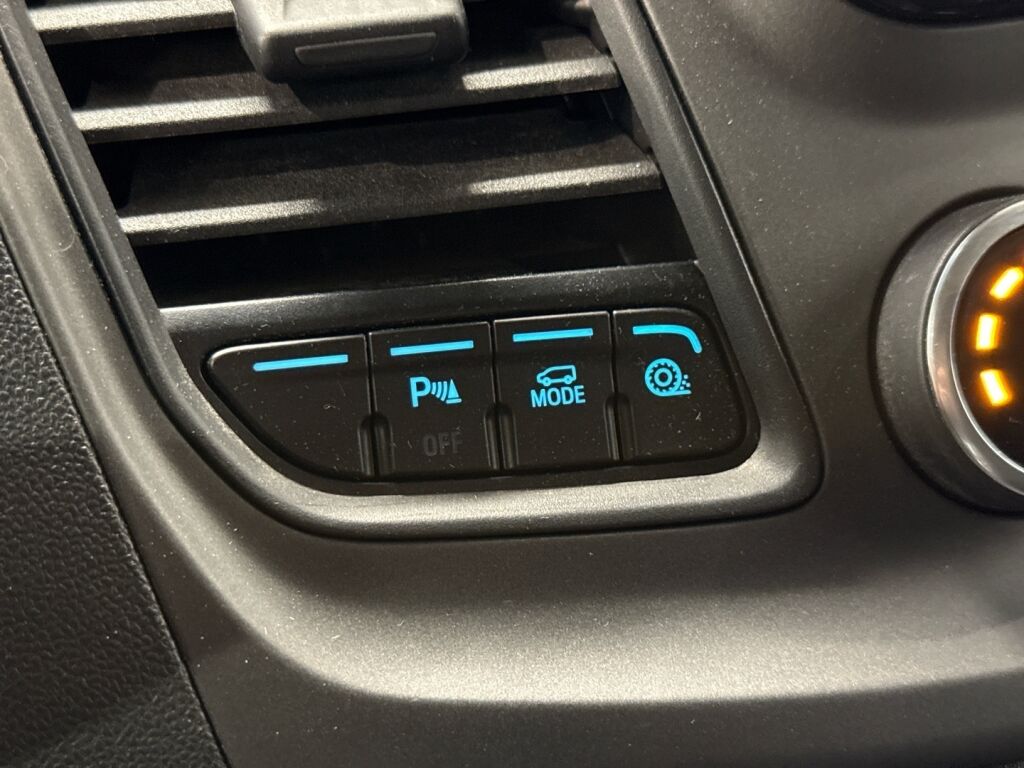 Ford Transit 2021 Valkoinen