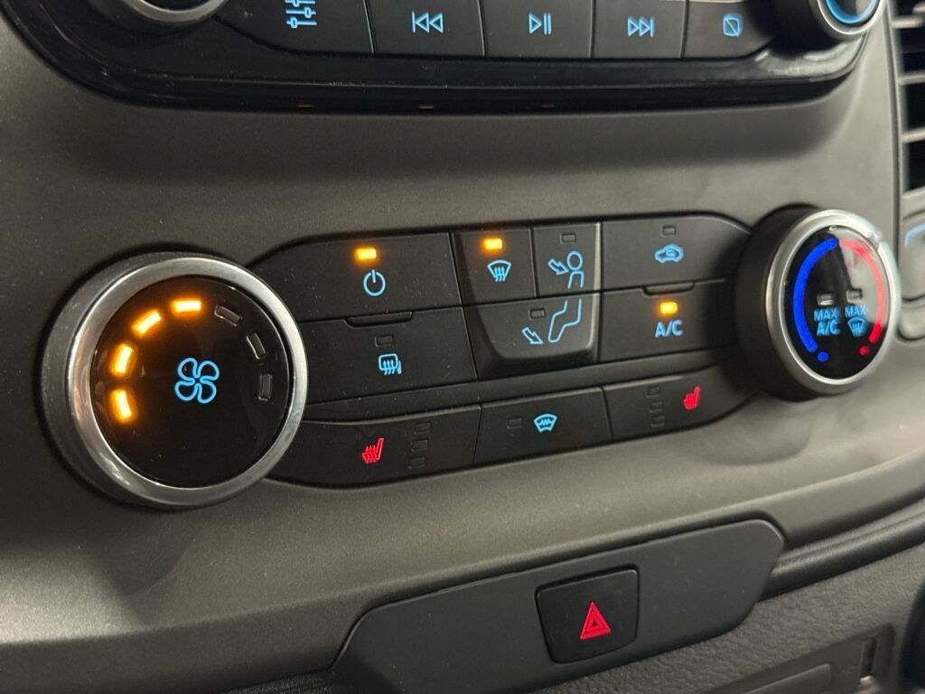 Ford Transit 2021 Valkoinen