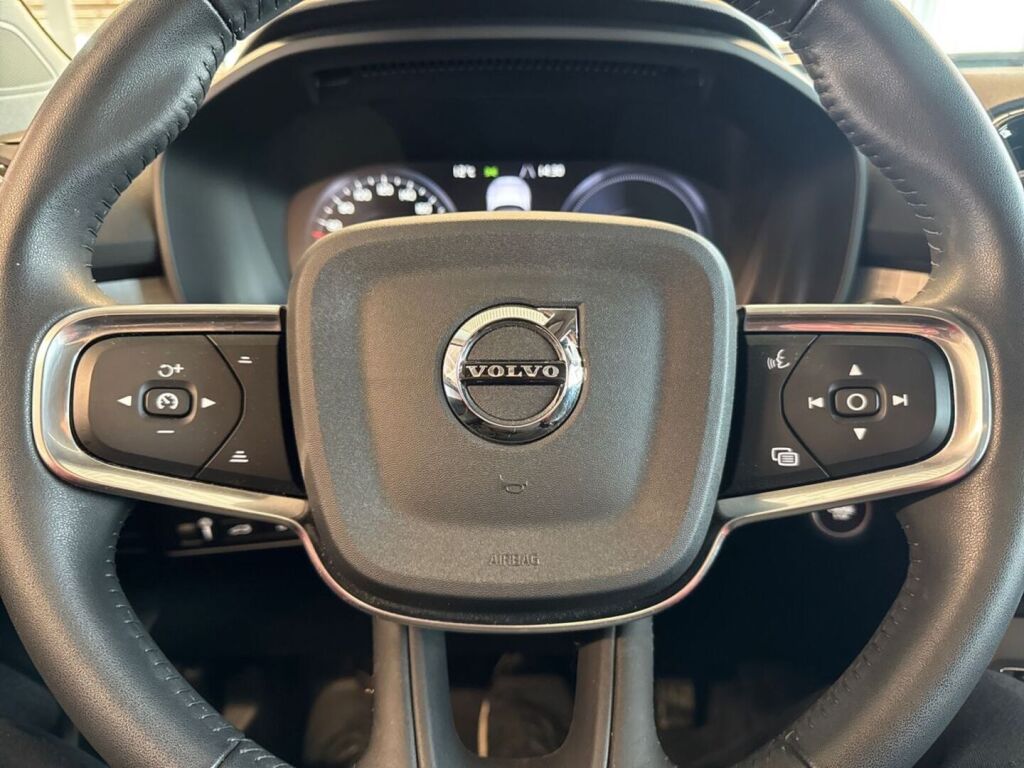 Volvo XC40 2021 Harmaa