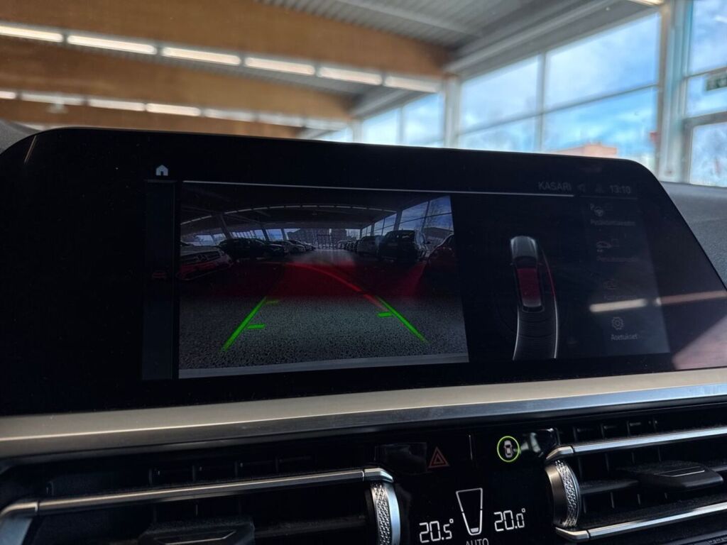 BMW 330 2021 Valkoinen