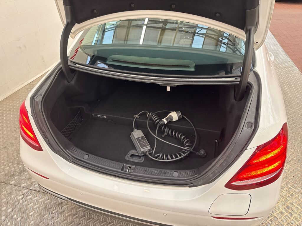 Mercedes-Benz E 2018 Valkoinen