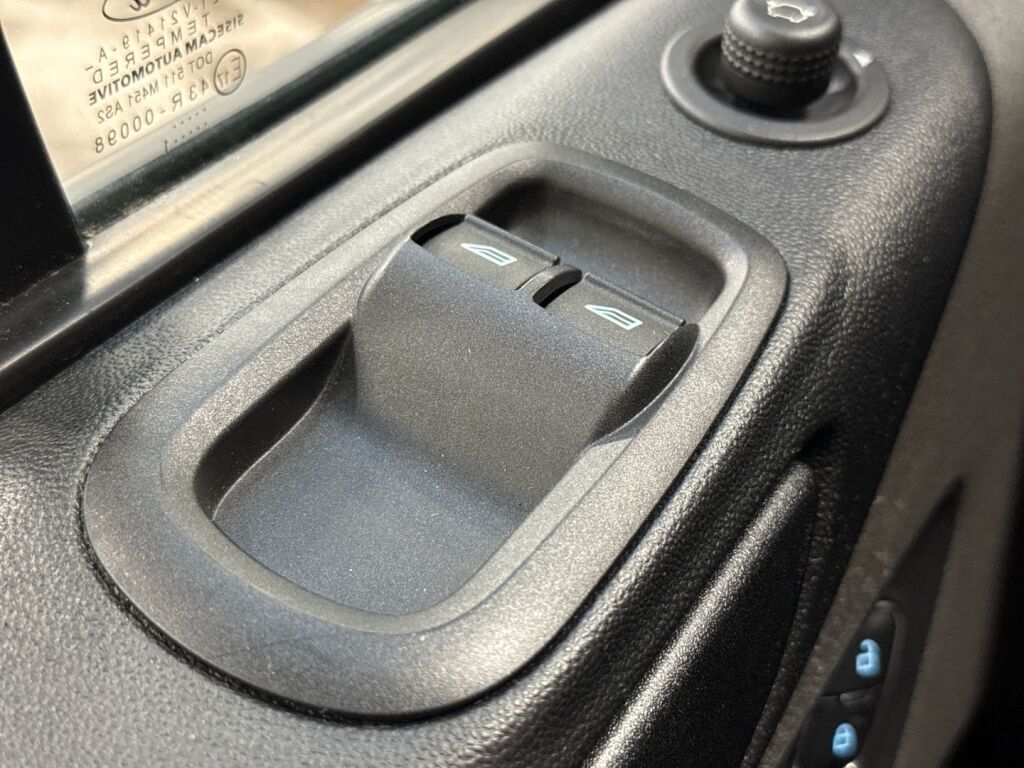 Ford Transit Custom 2021 Musta