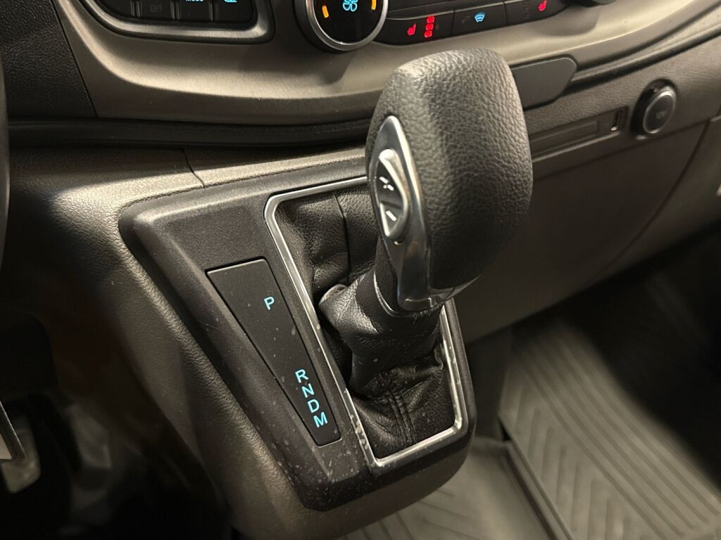 Ford Transit Custom 2021 Musta