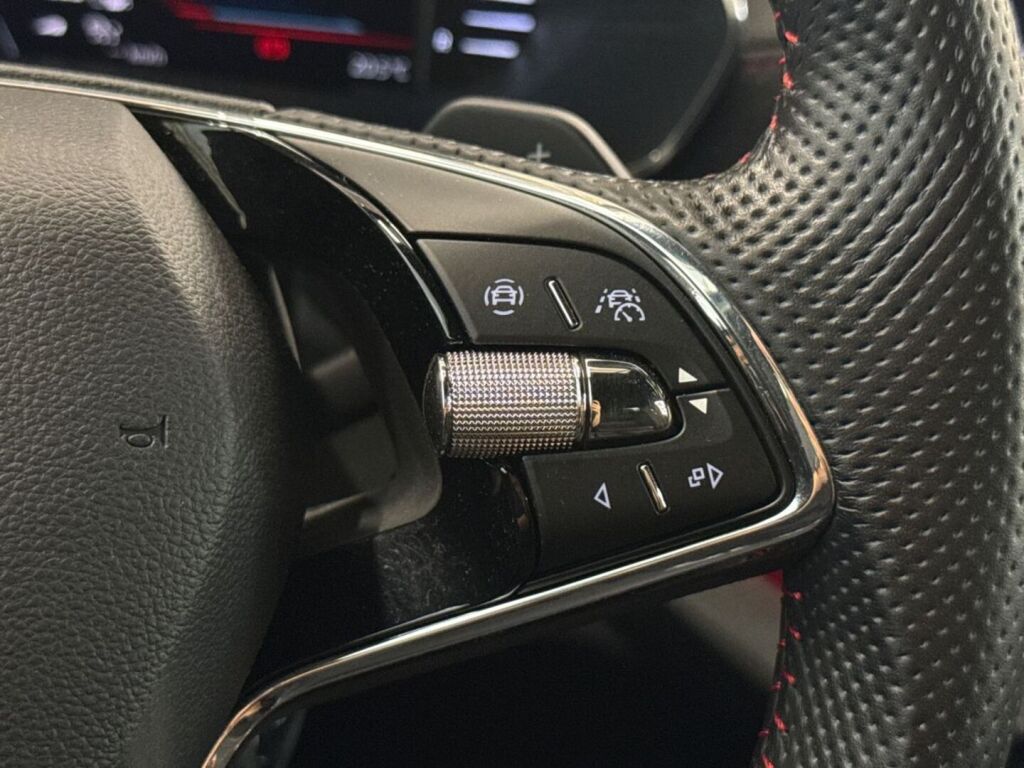Skoda Octavia 2021 Harmaa
