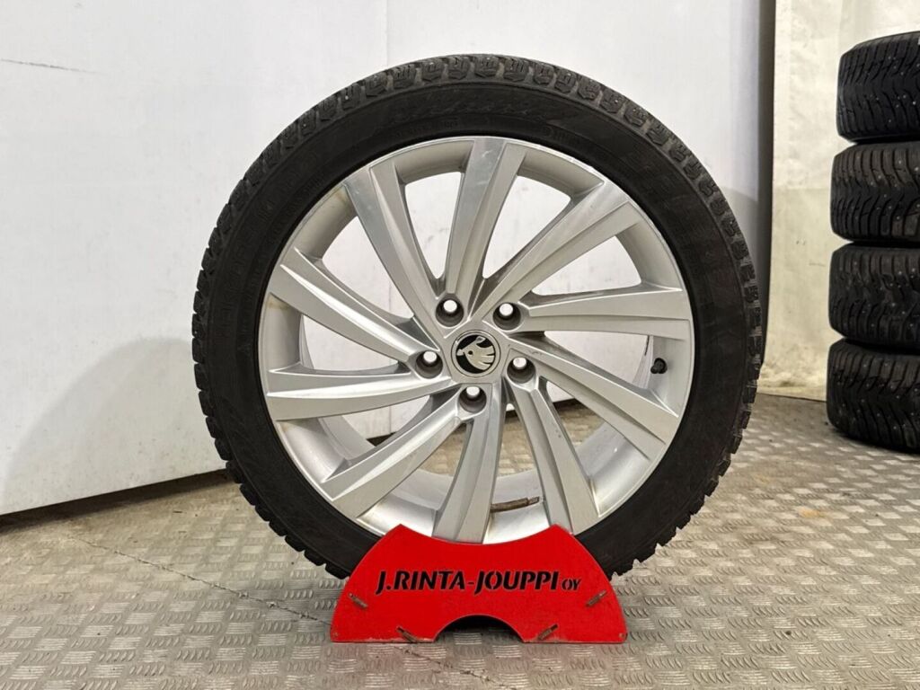 Skoda Octavia 2021 Harmaa