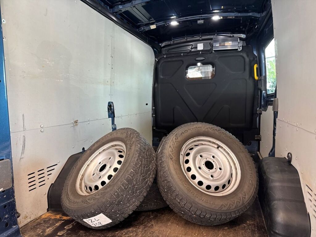 Ford Transit 2021 Sininen