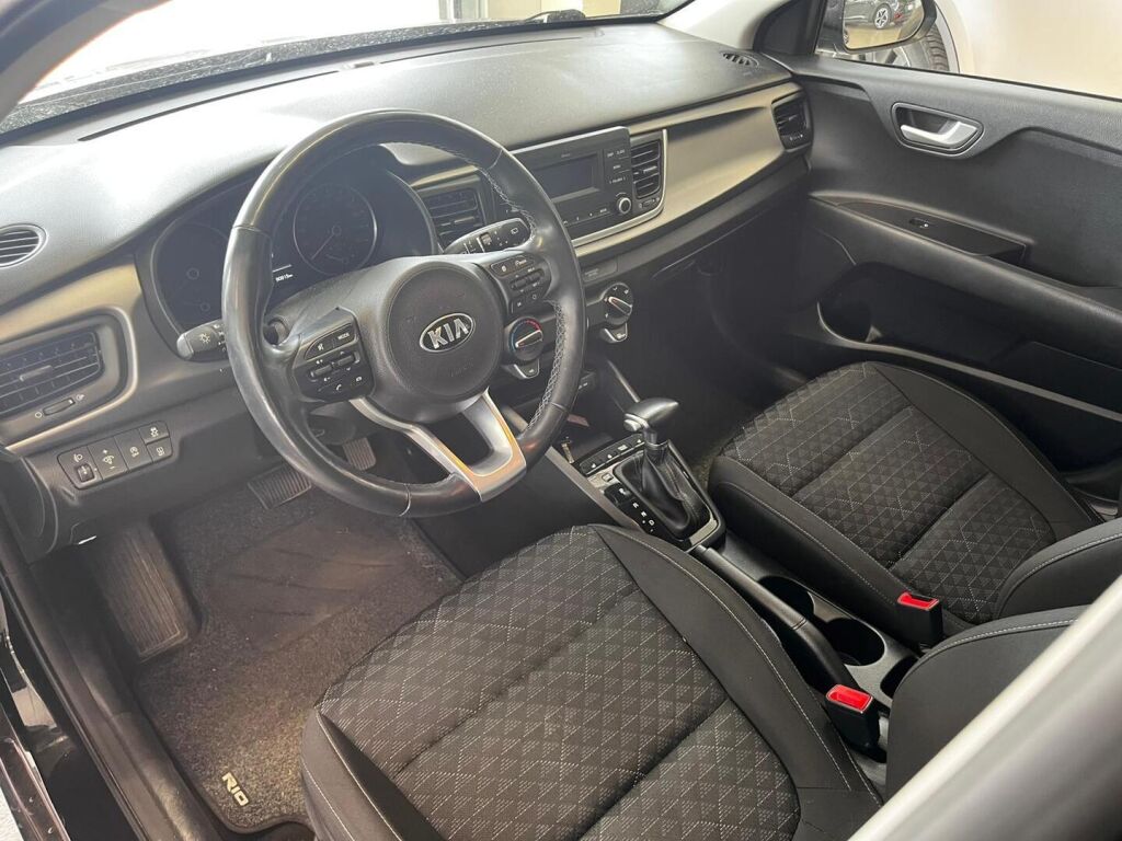 Kia Rio 2021 Musta