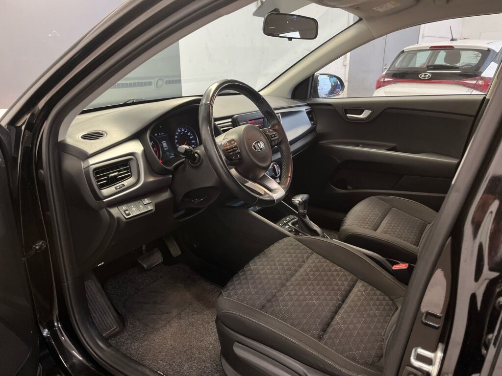 Kia Rio 2021 Musta