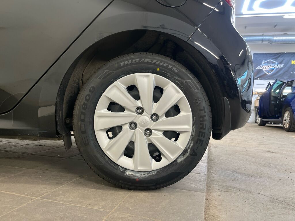 Kia Rio 2021 Musta