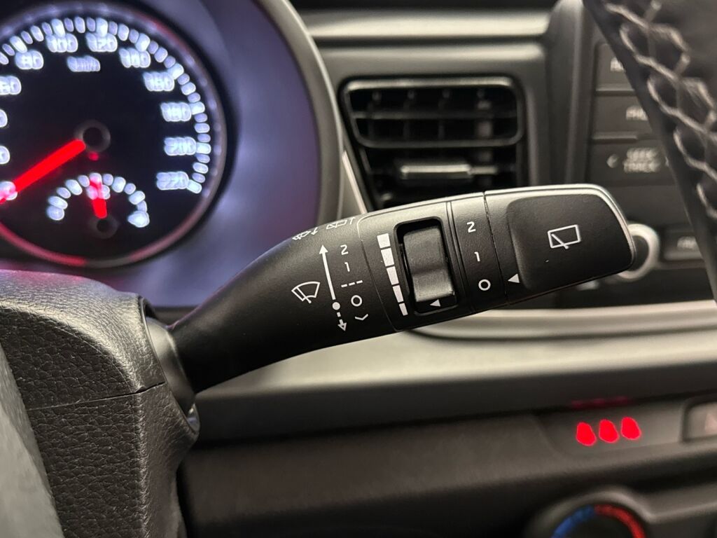 Kia Rio 2021 Punainen