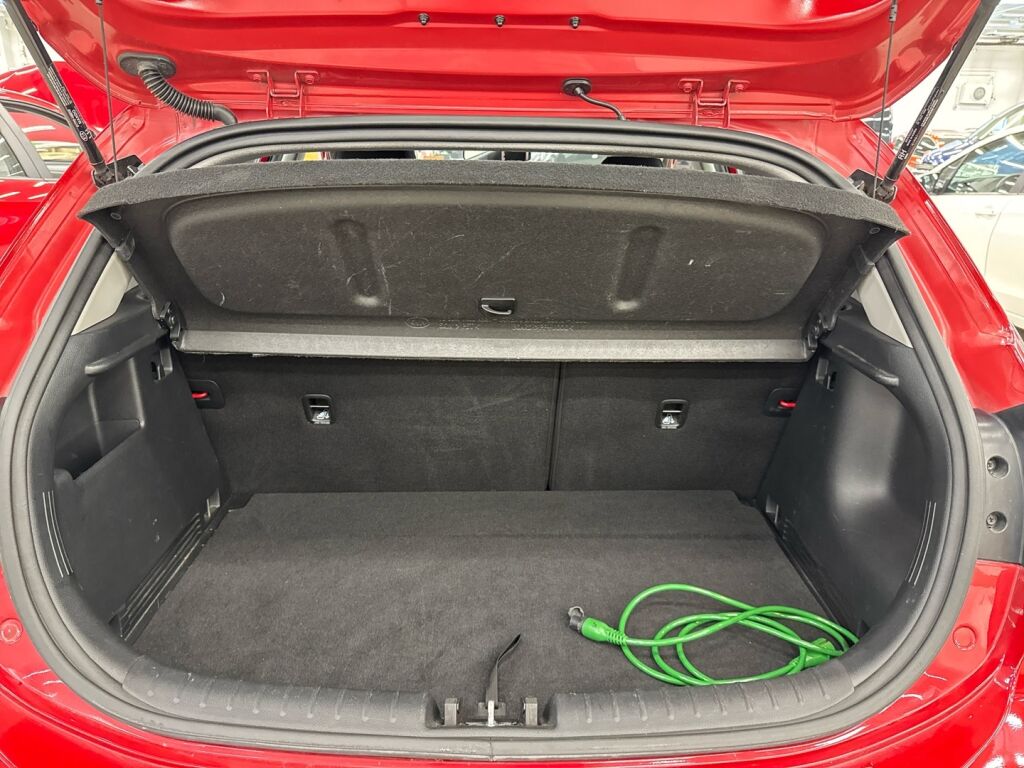 Kia Rio 2021 Punainen