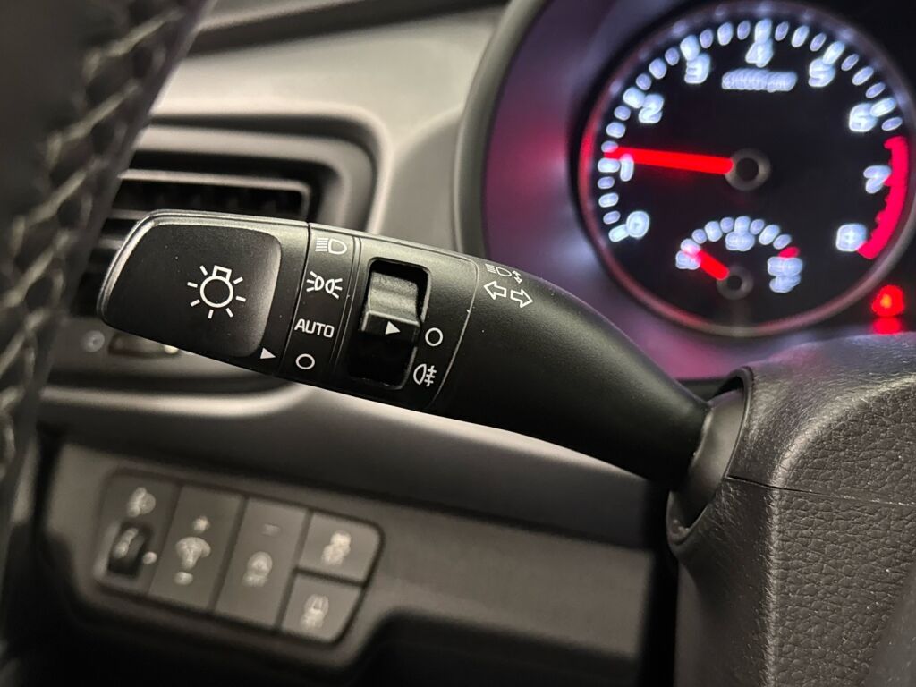 Kia Rio 2021 Punainen