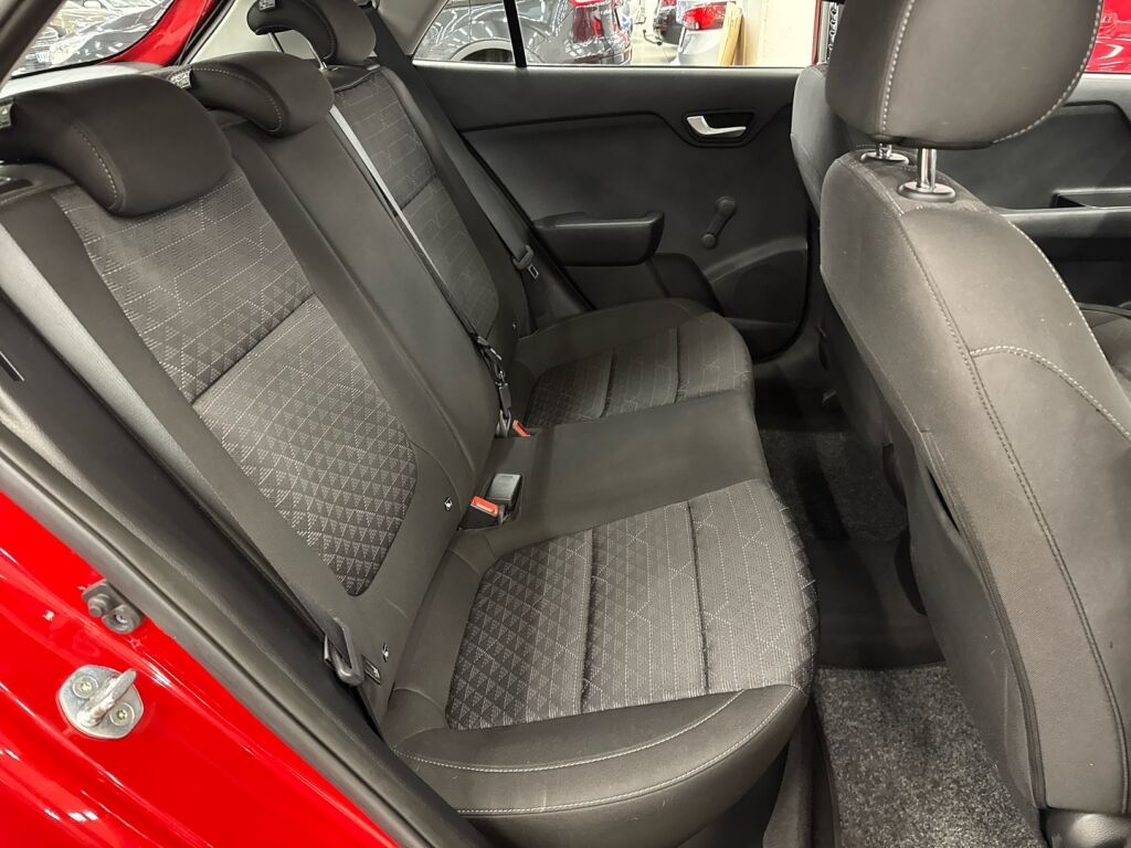 Kia Rio 2021 Punainen