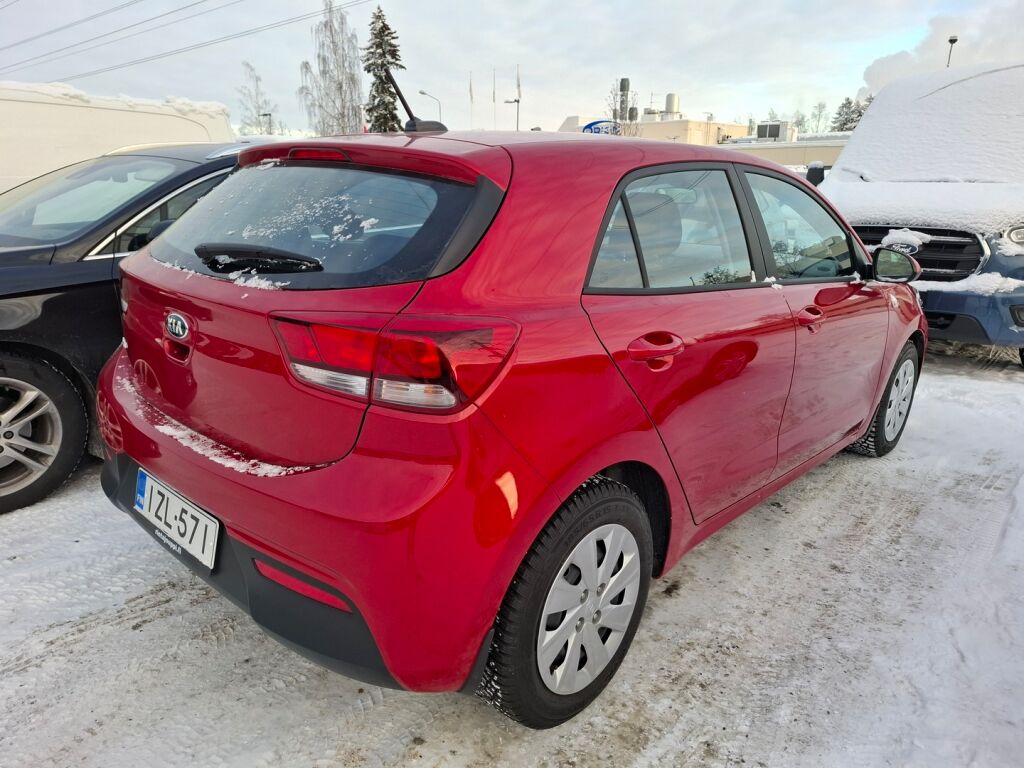 Kia Rio 2021 Punainen